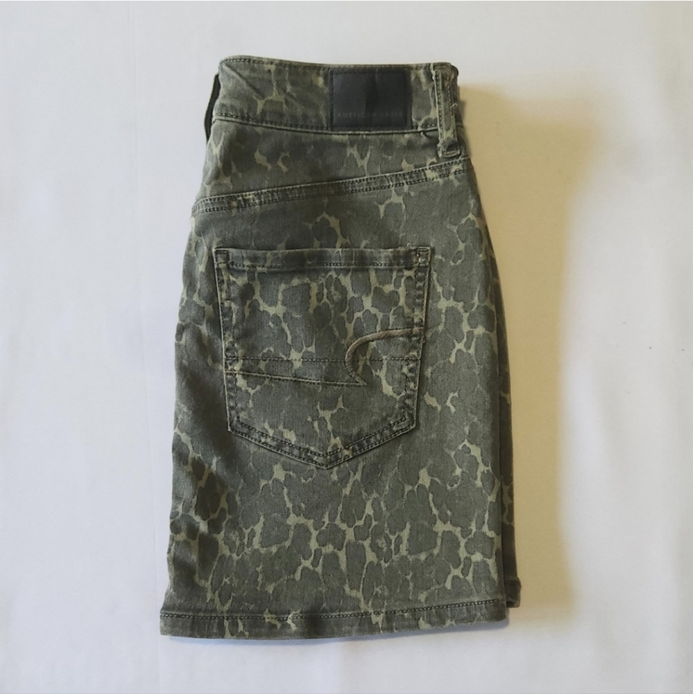 1American Eagle Next Level Stretch Hi-Rise Mini Leopard Print Skirt size 2